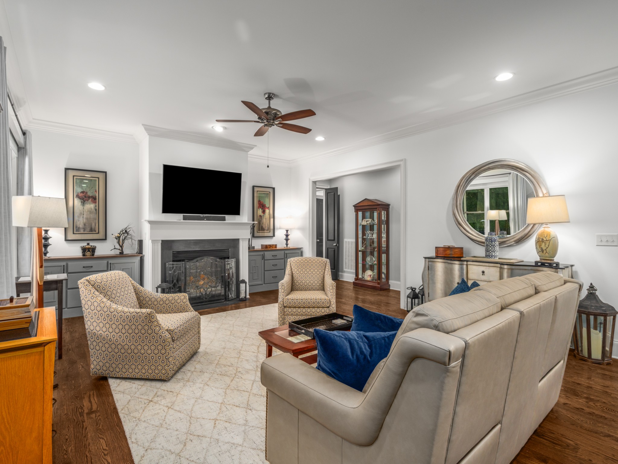 1504 Registry Row