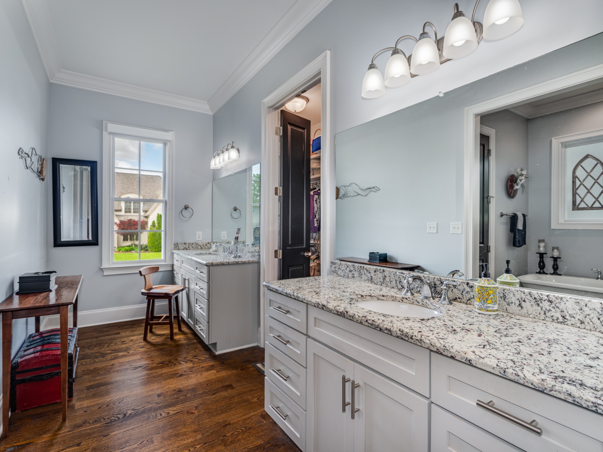 1504 Registry Row