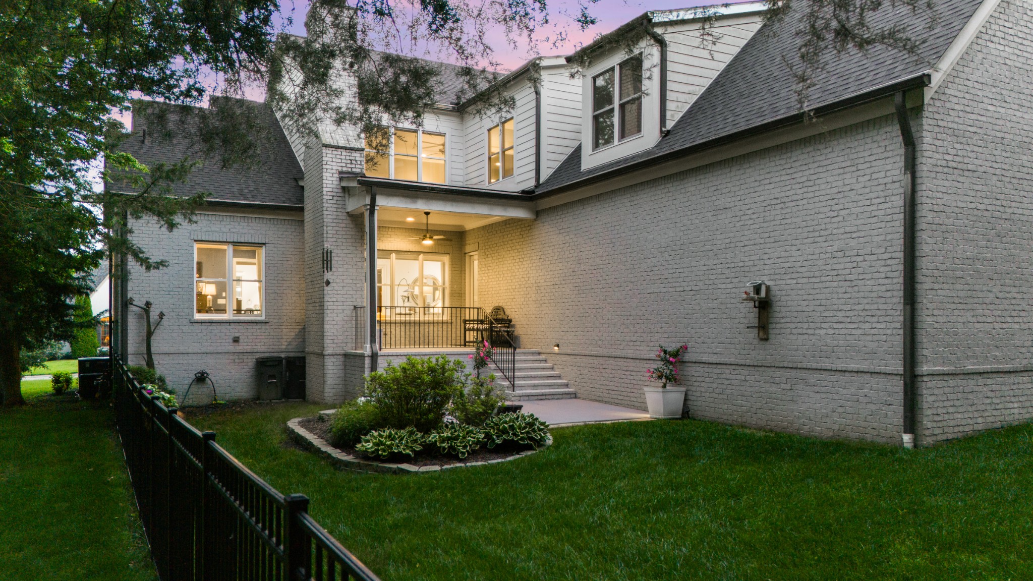 1504 Registry Row