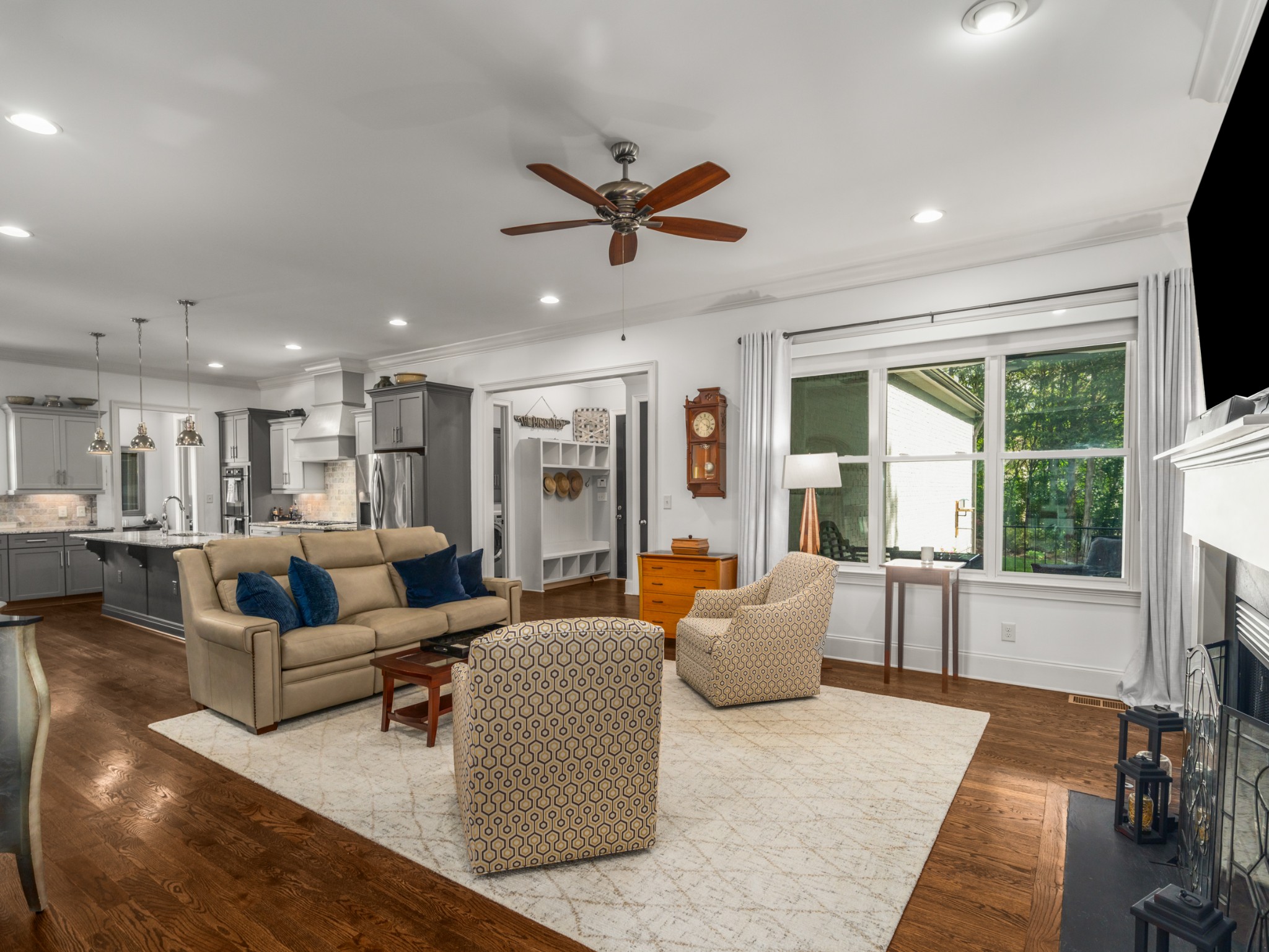 1504 Registry Row
