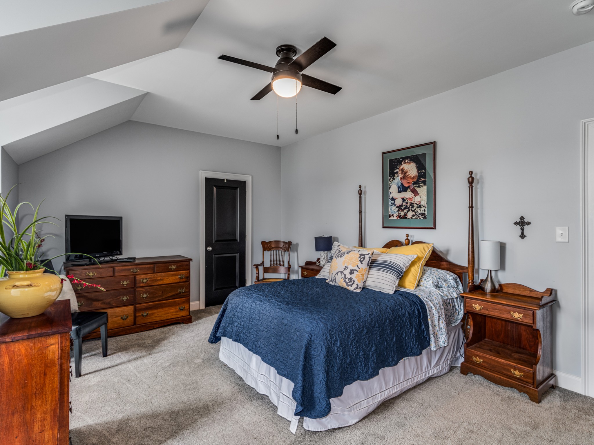 1504 Registry Row