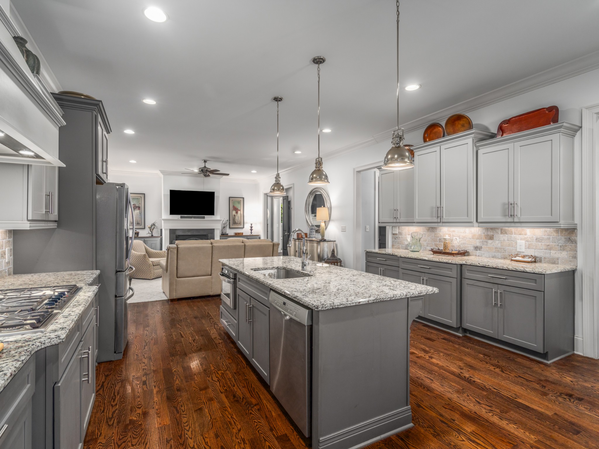 1504 Registry Row