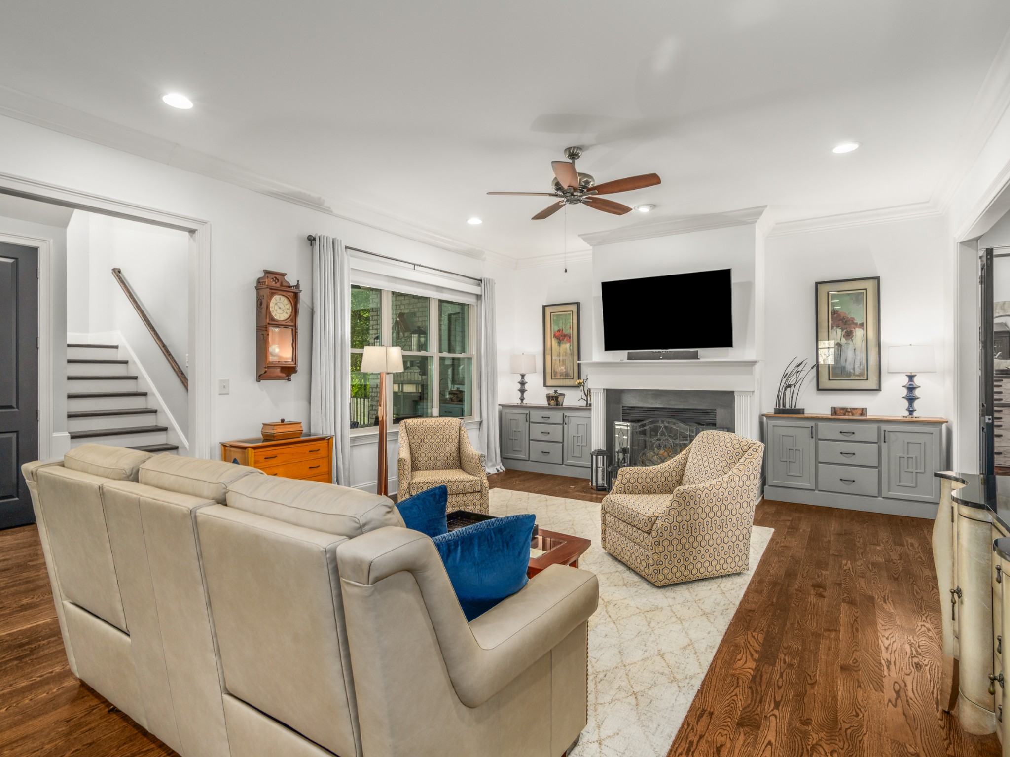 1504 Registry Row