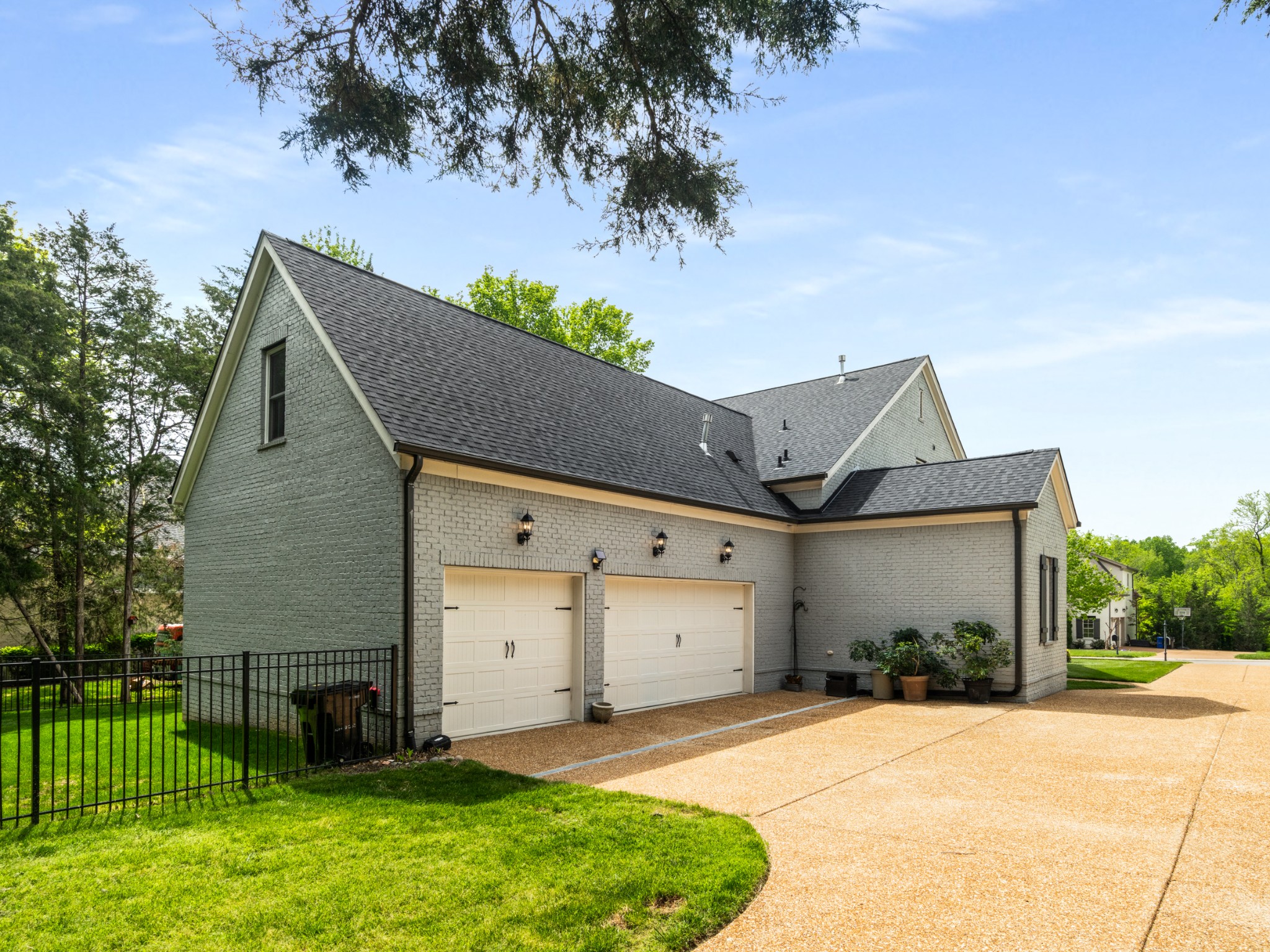 1504 Registry Row