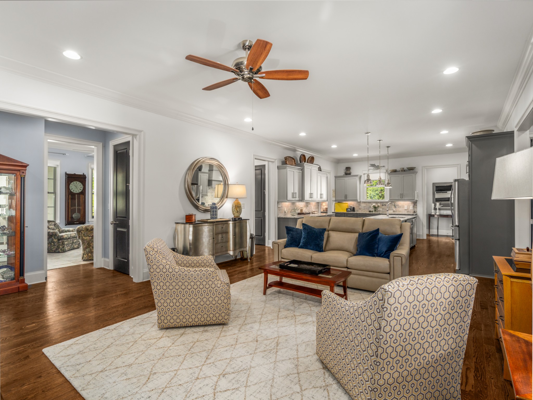 1504 Registry Row