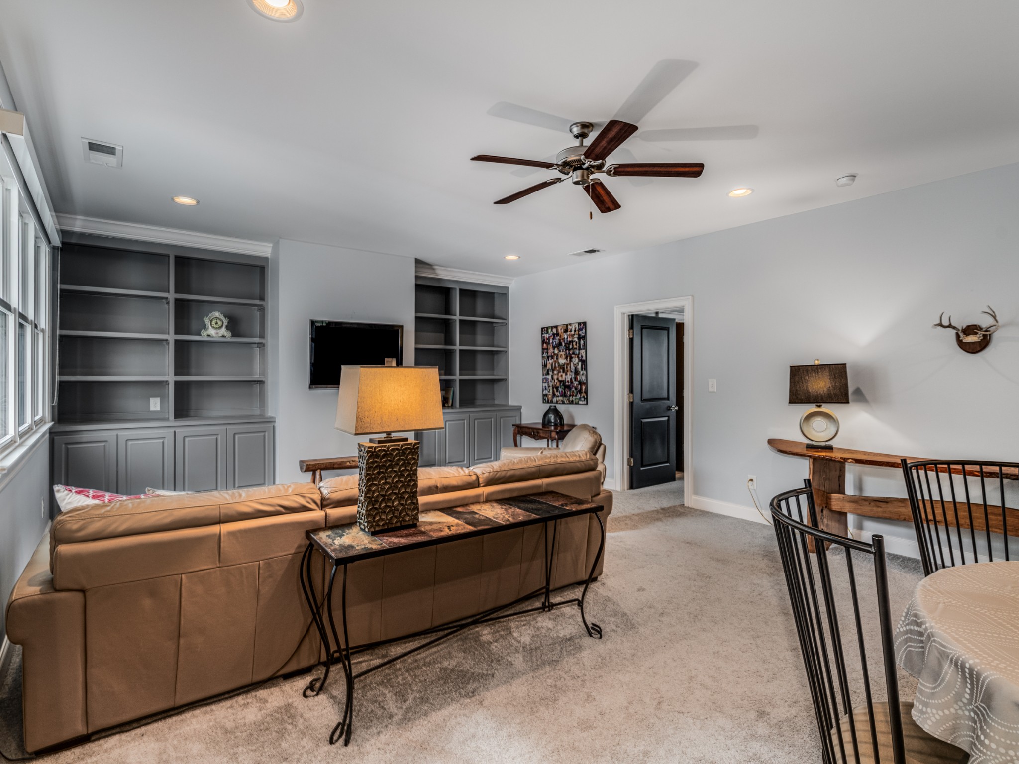1504 Registry Row