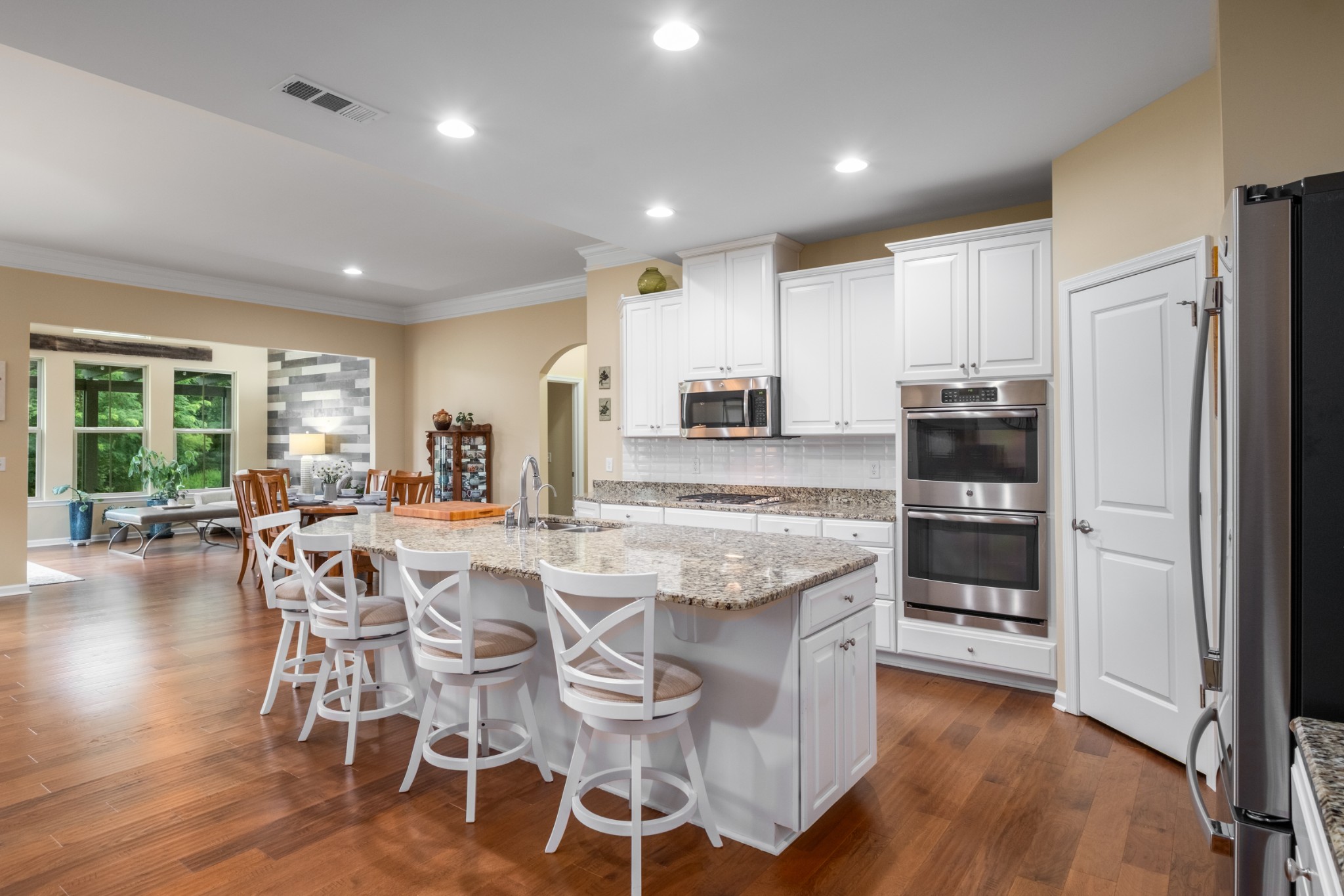 6926 Wellsford Ln