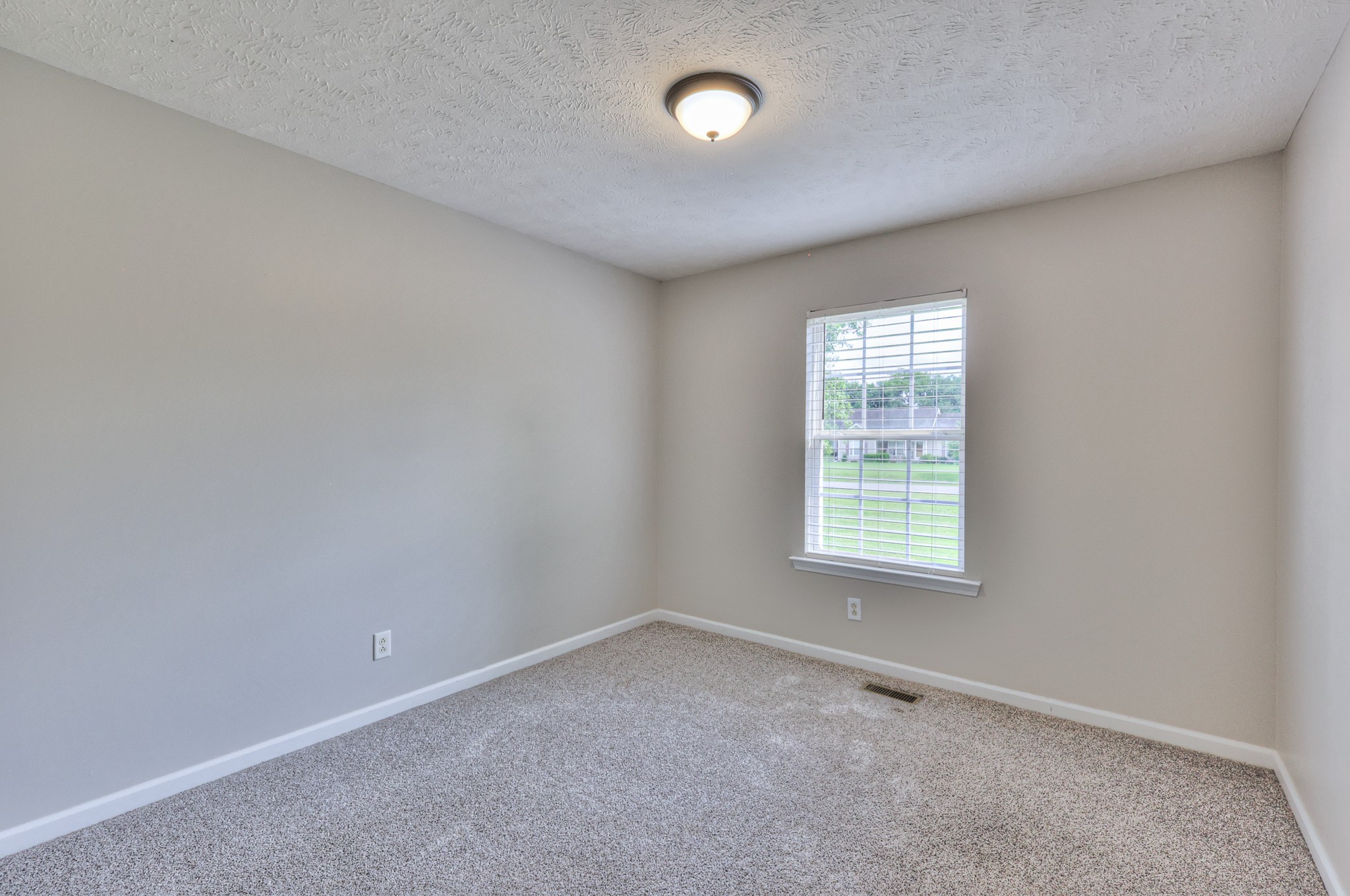 212 Towbridge Dr