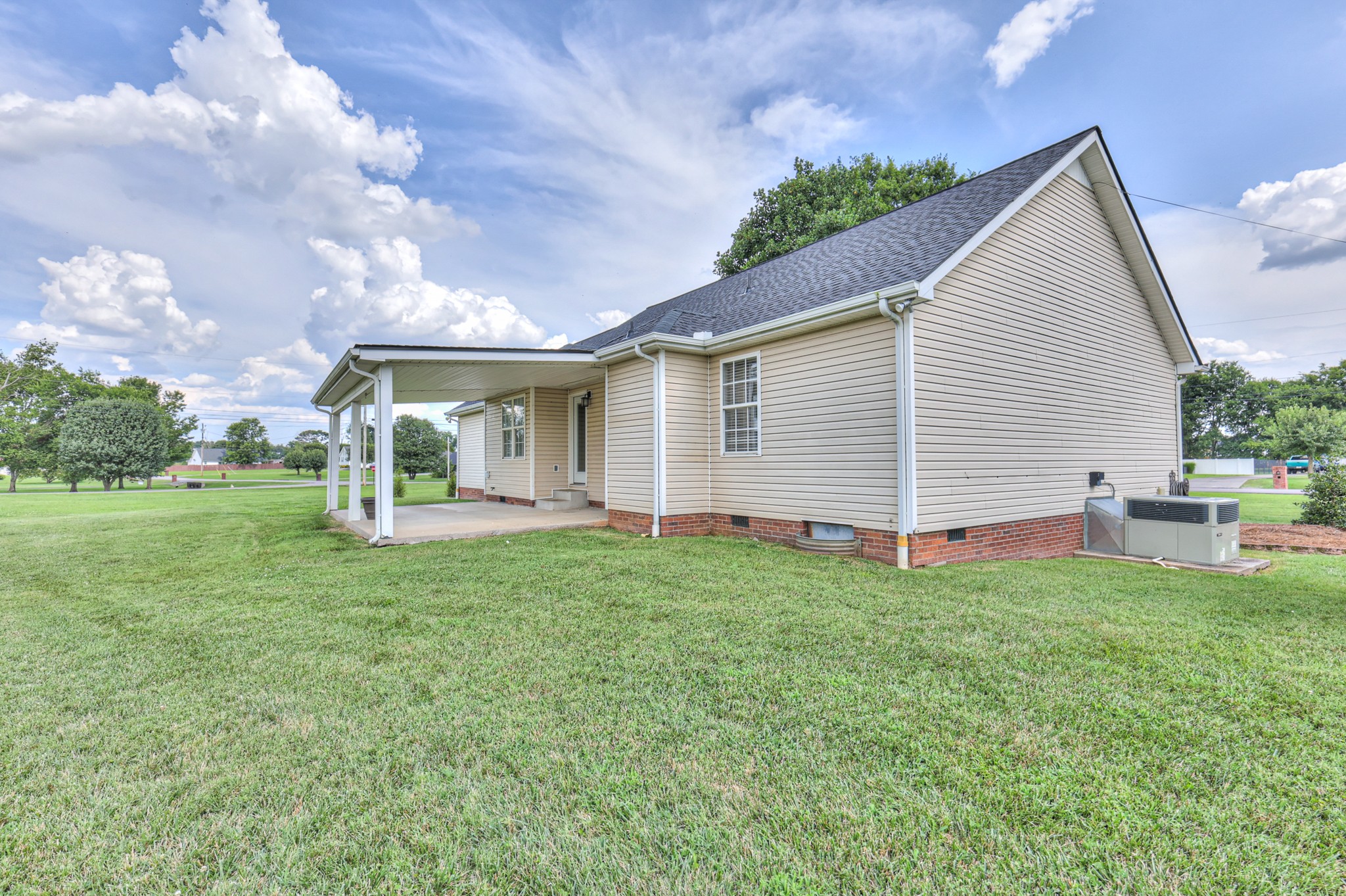 212 Towbridge Dr