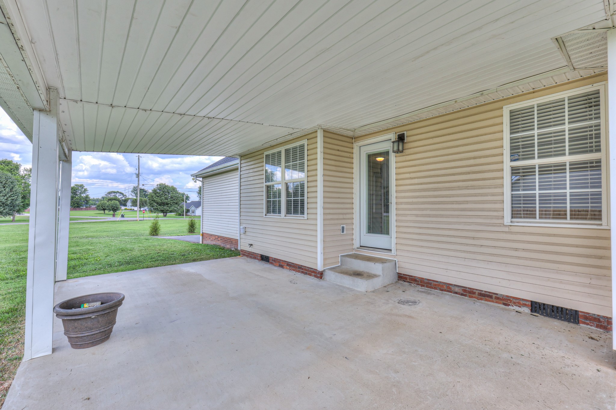 212 Towbridge Dr