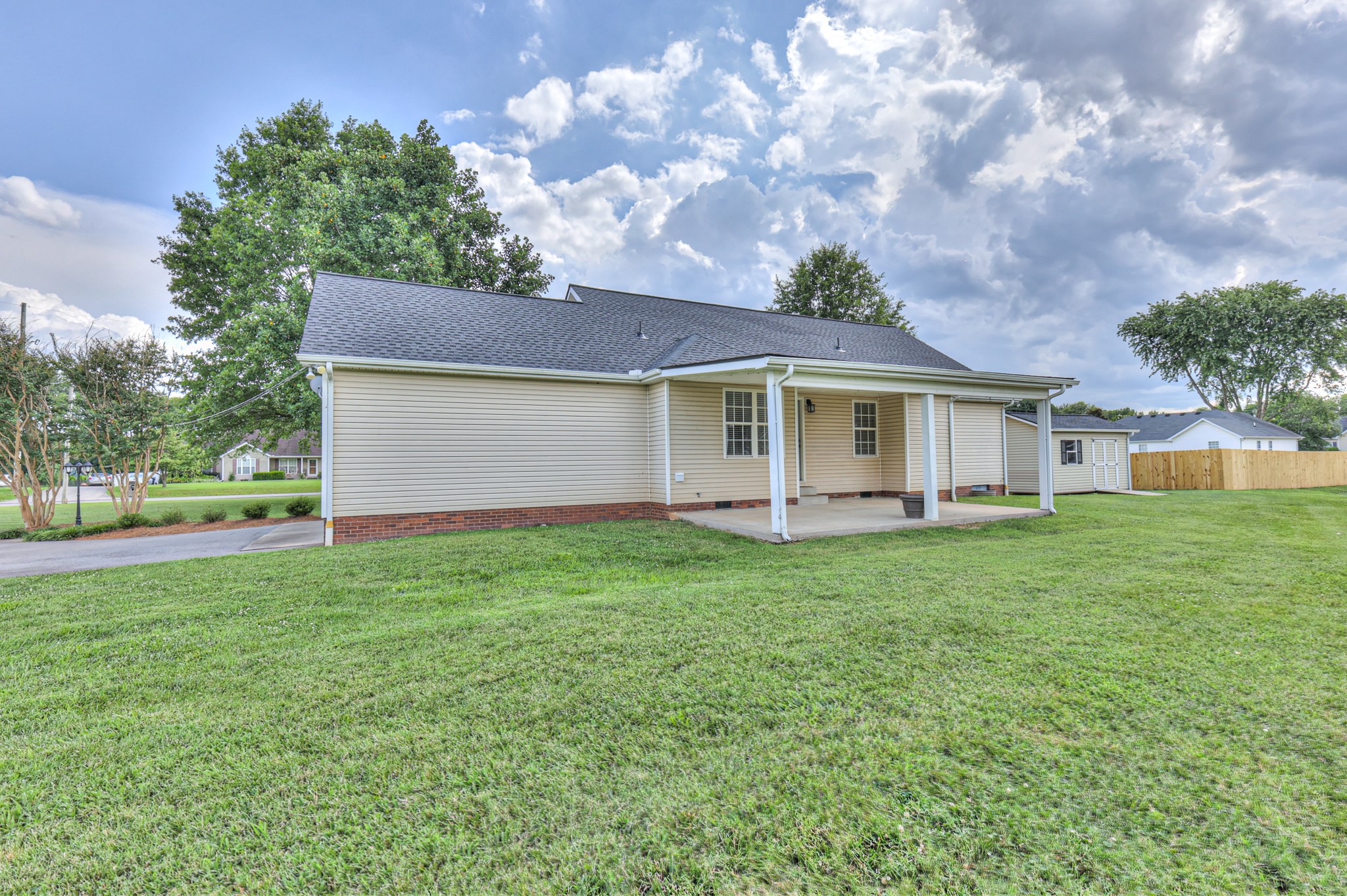 212 Towbridge Dr