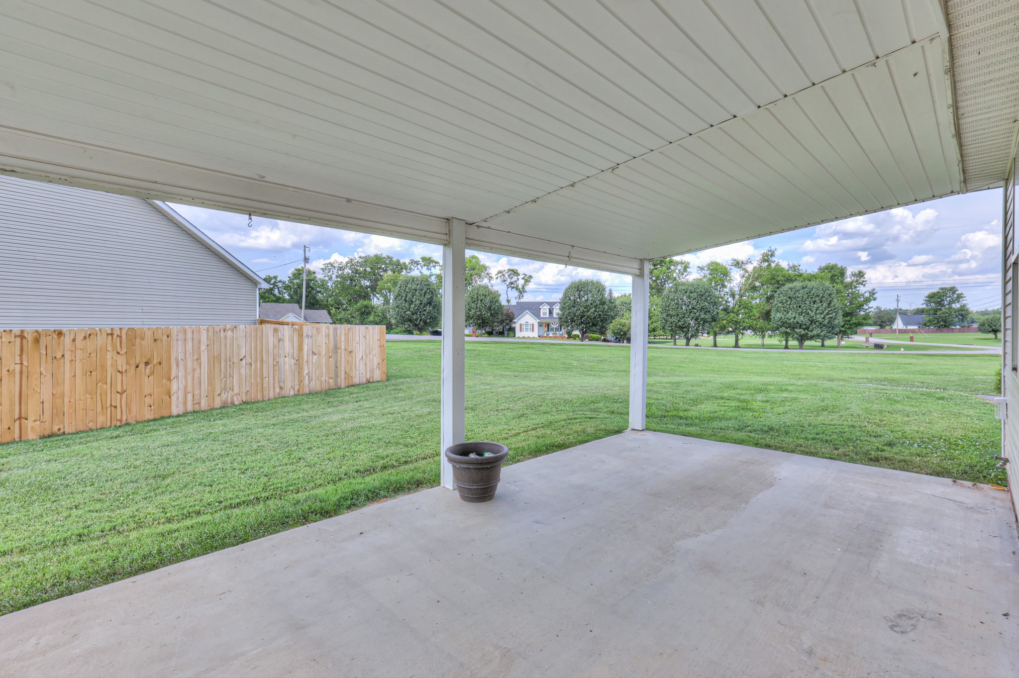 212 Towbridge Dr