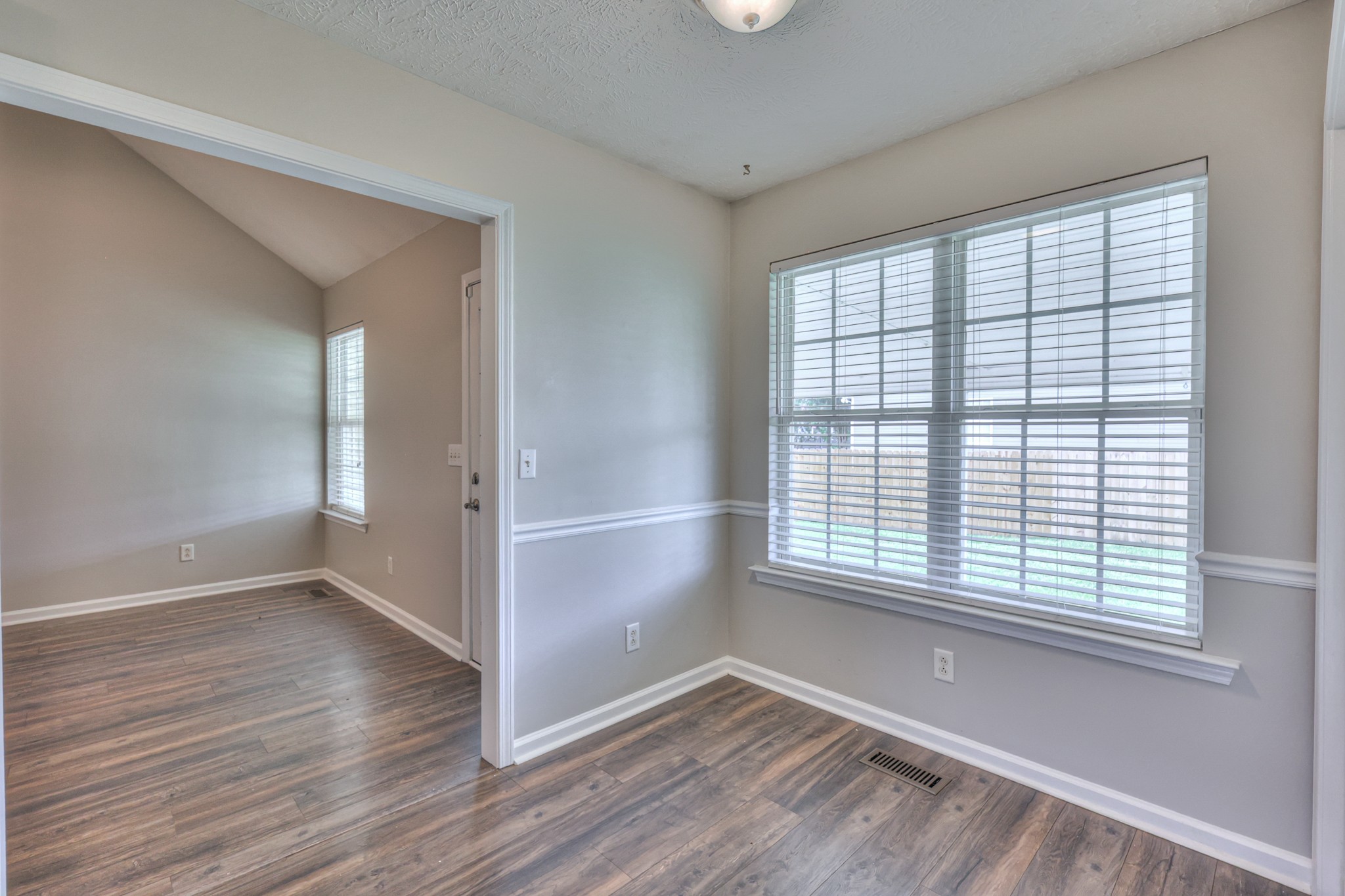 212 Towbridge Dr