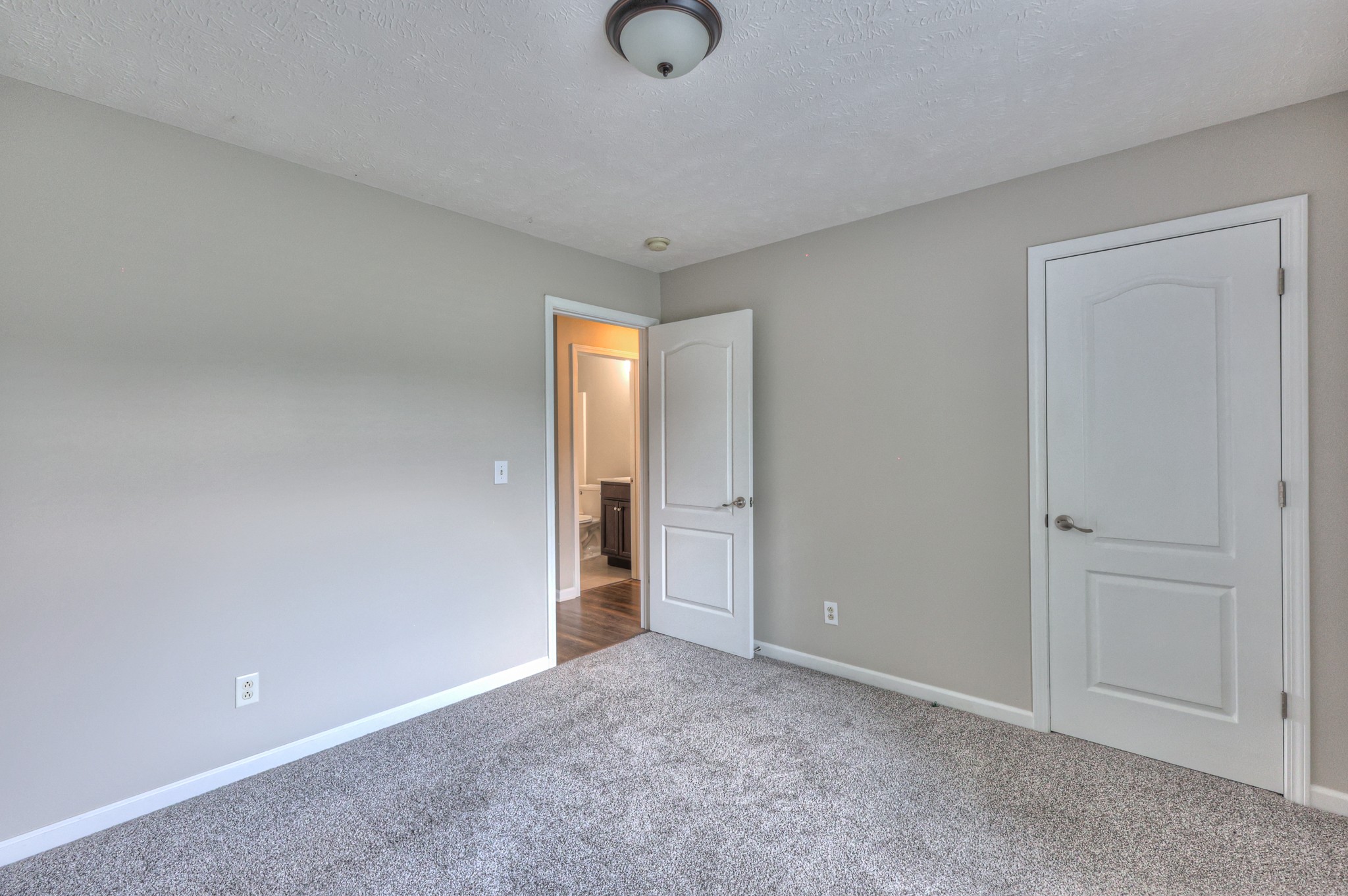 212 Towbridge Dr
