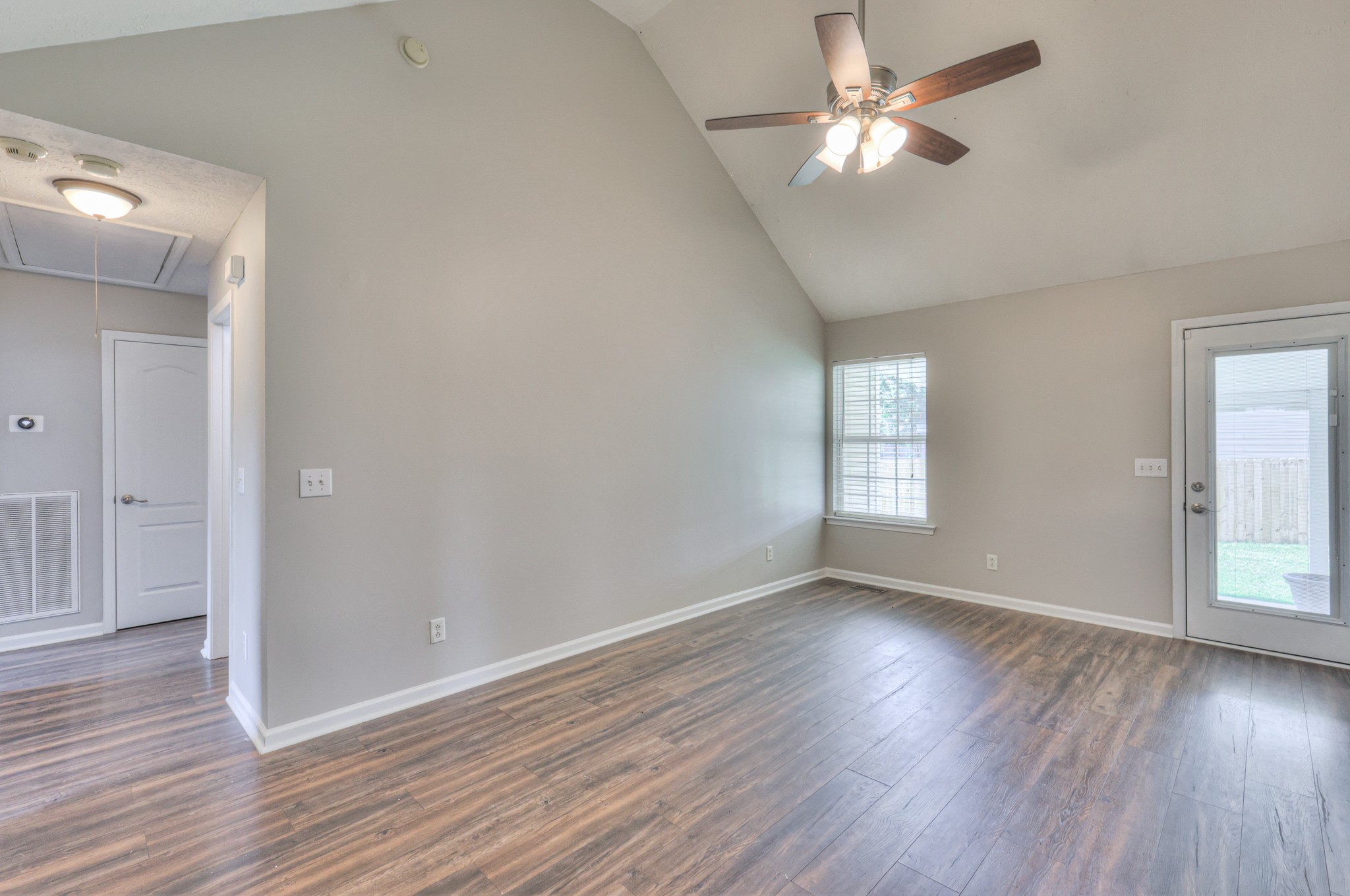 212 Towbridge Dr