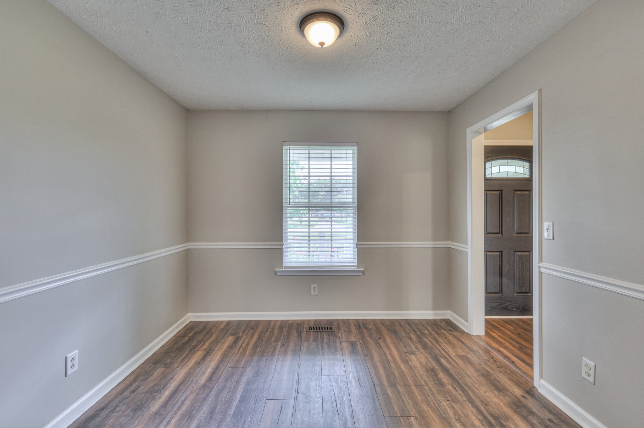 212 Towbridge Dr