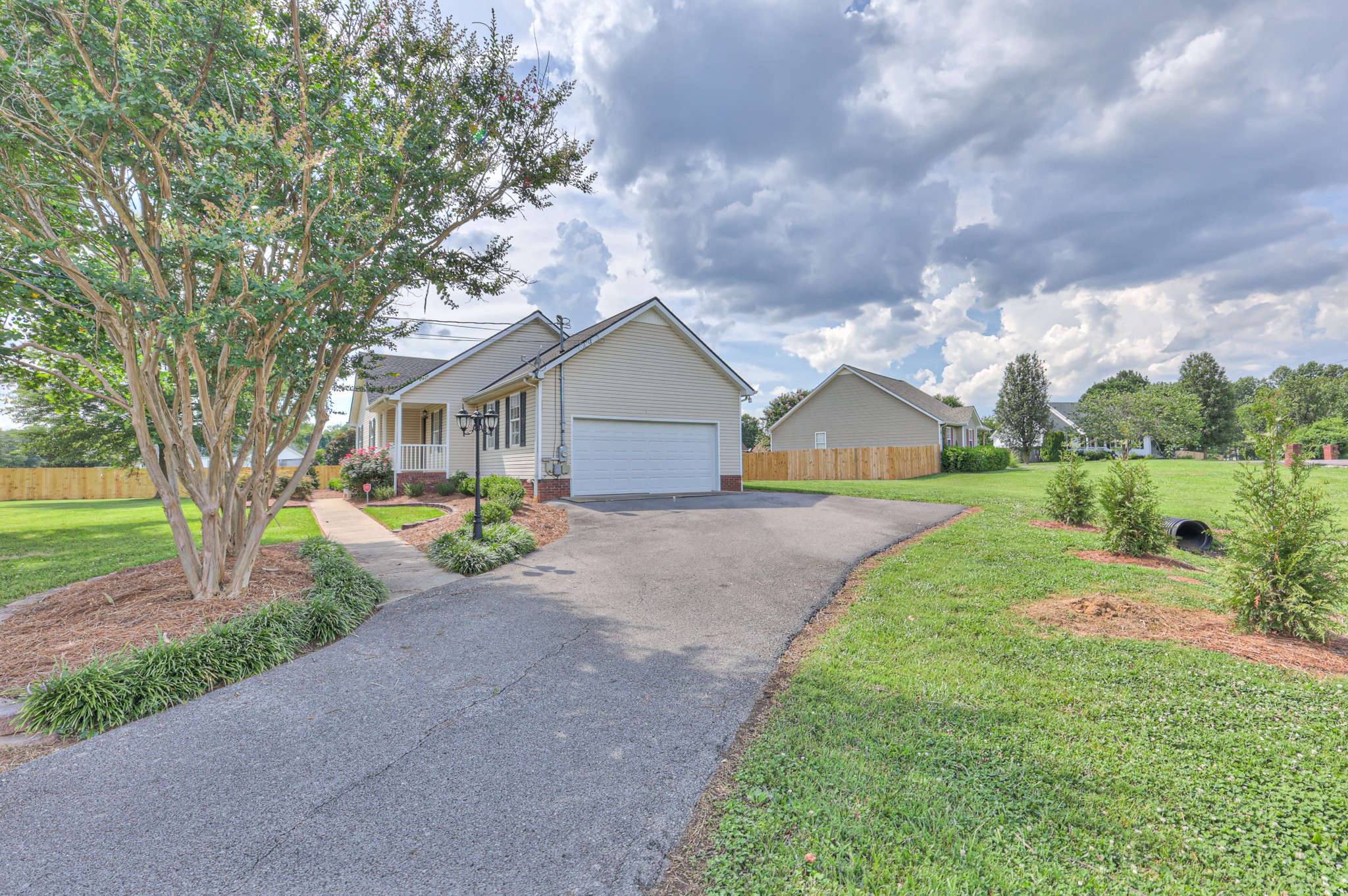 212 Towbridge Dr