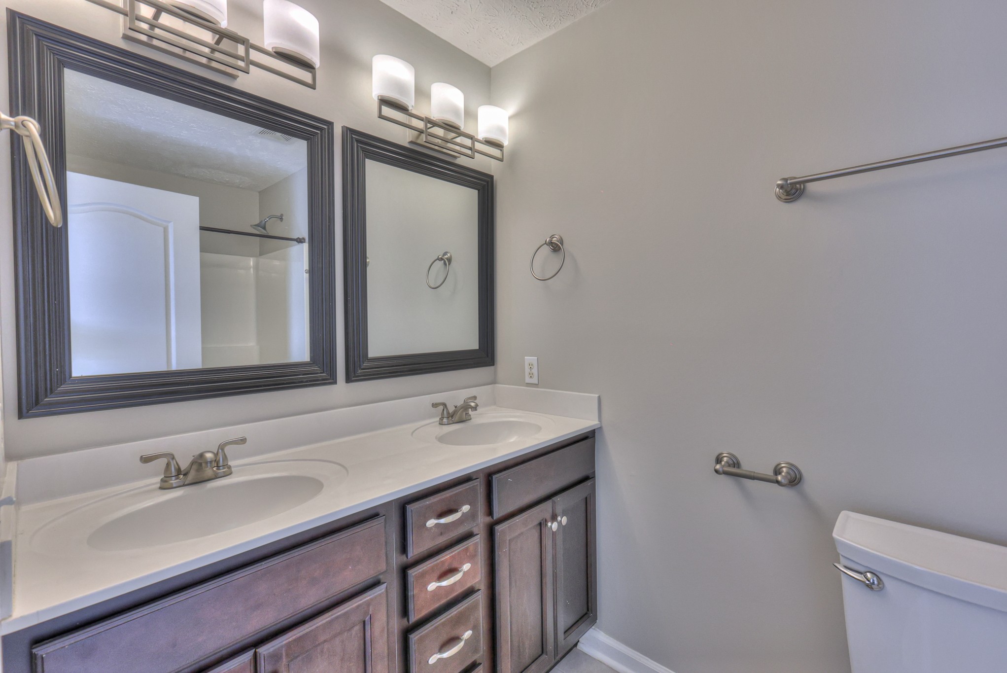 212 Towbridge Dr