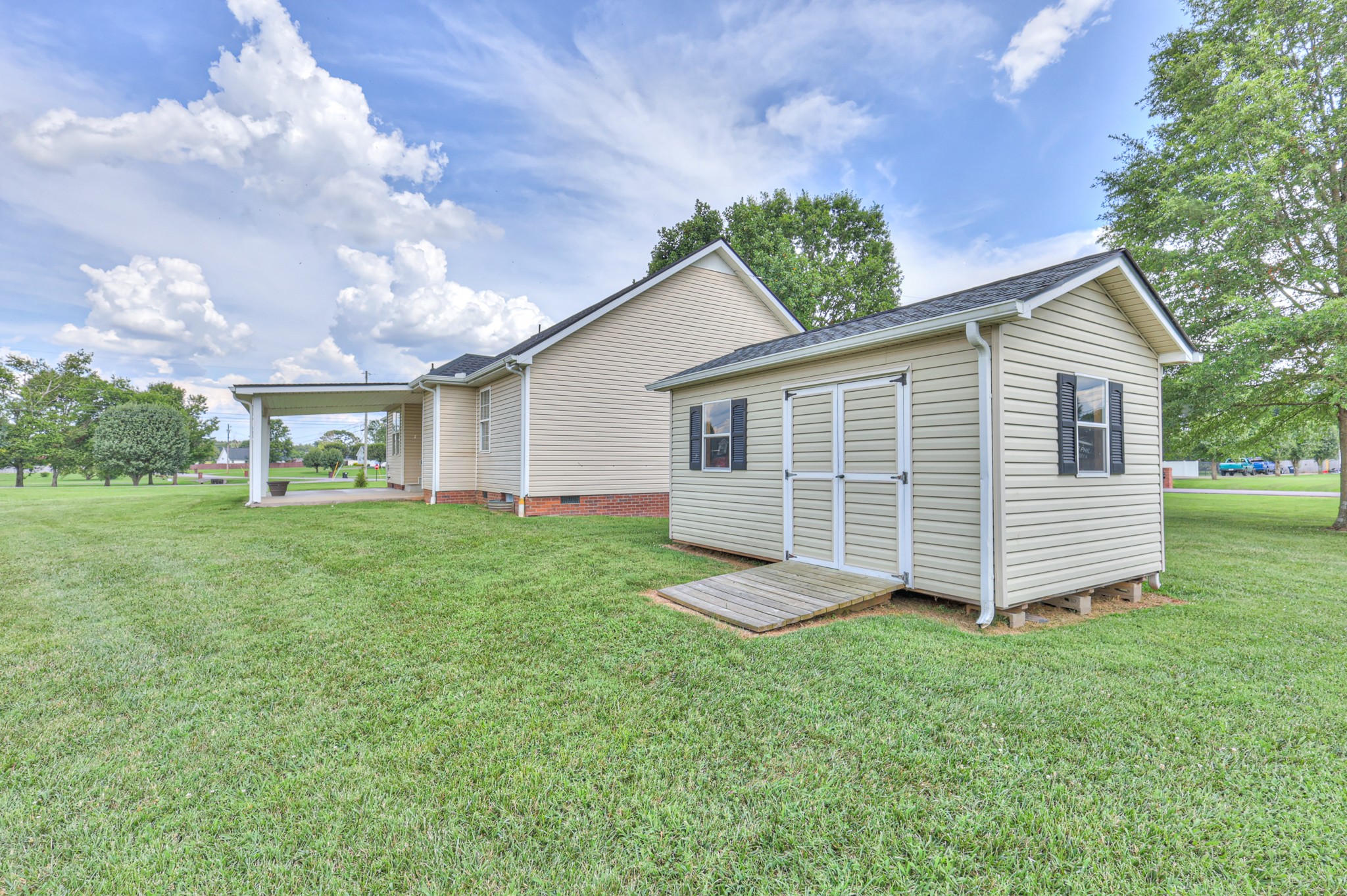 212 Towbridge Dr
