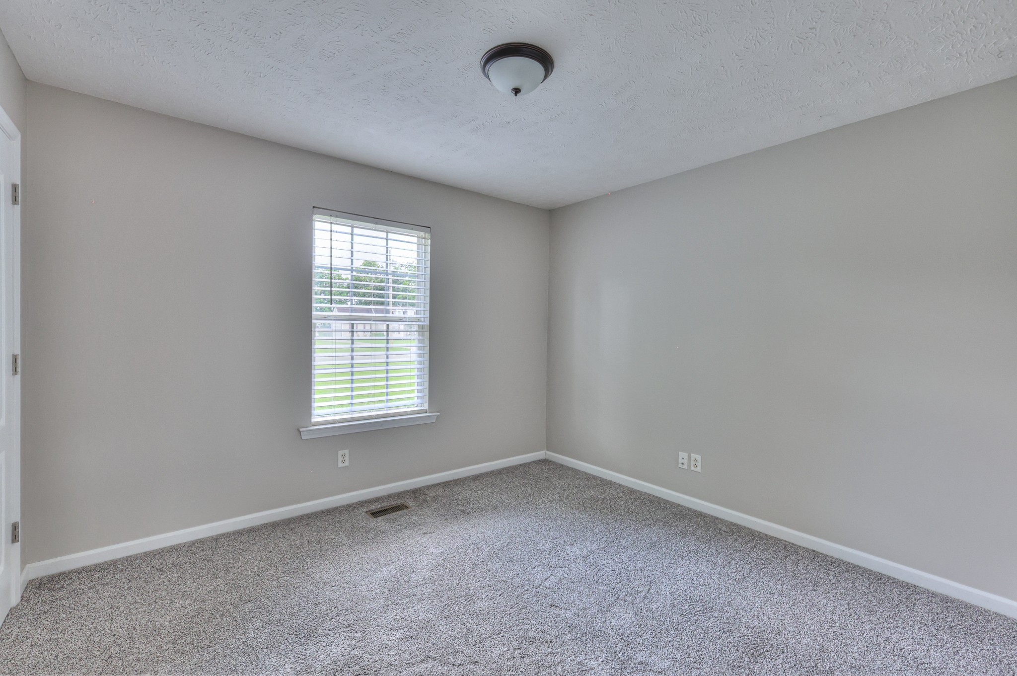 212 Towbridge Dr