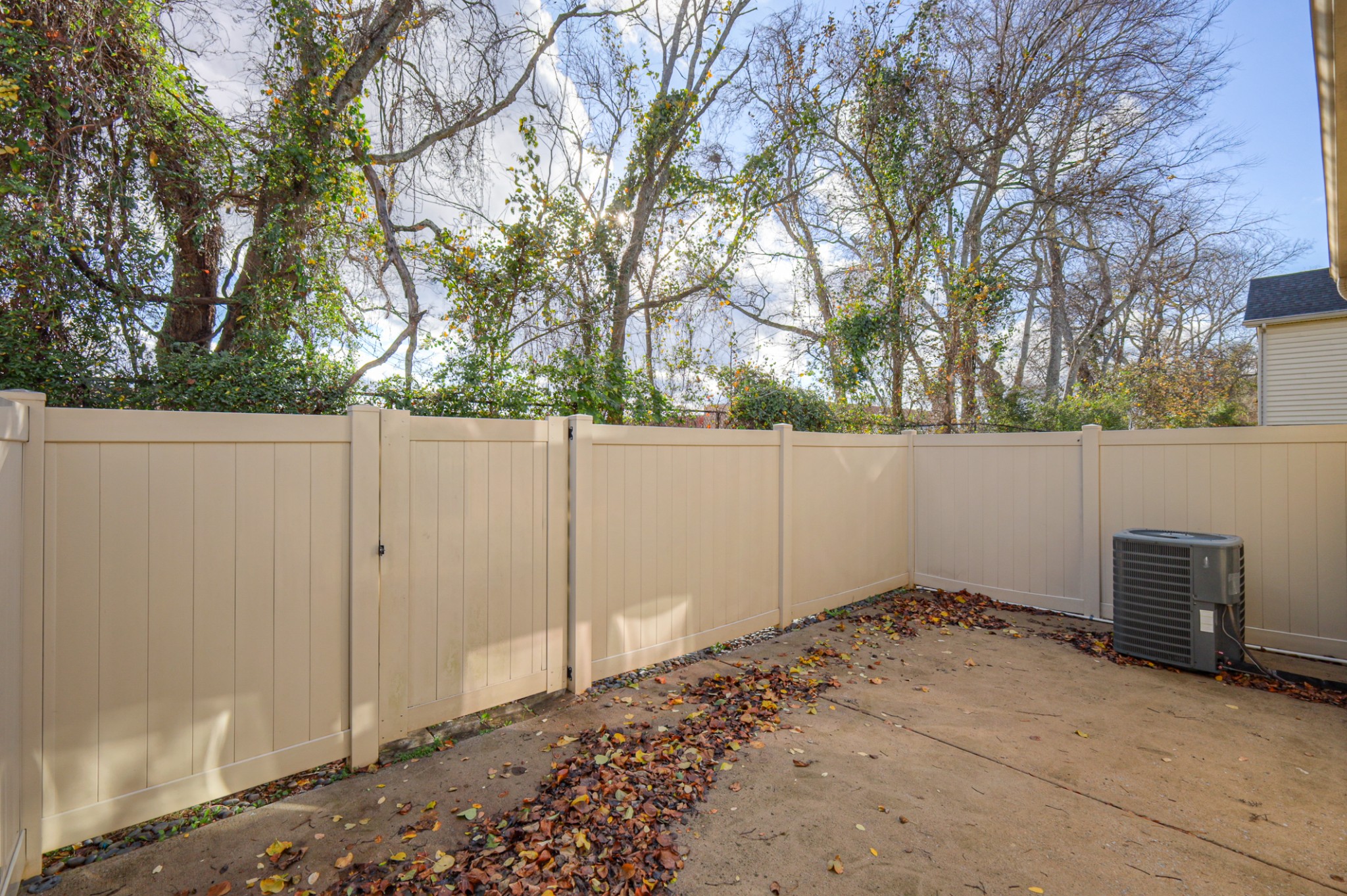 4245 Sunday Silence Way