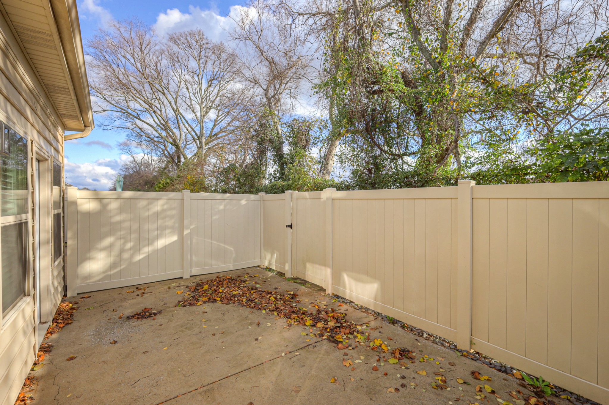 4245 Sunday Silence Way