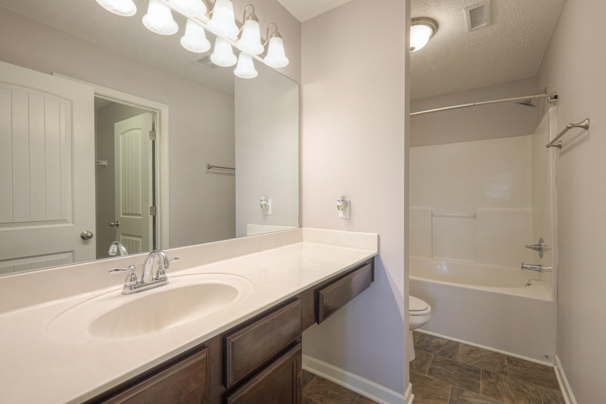 4245 Sunday Silence Way