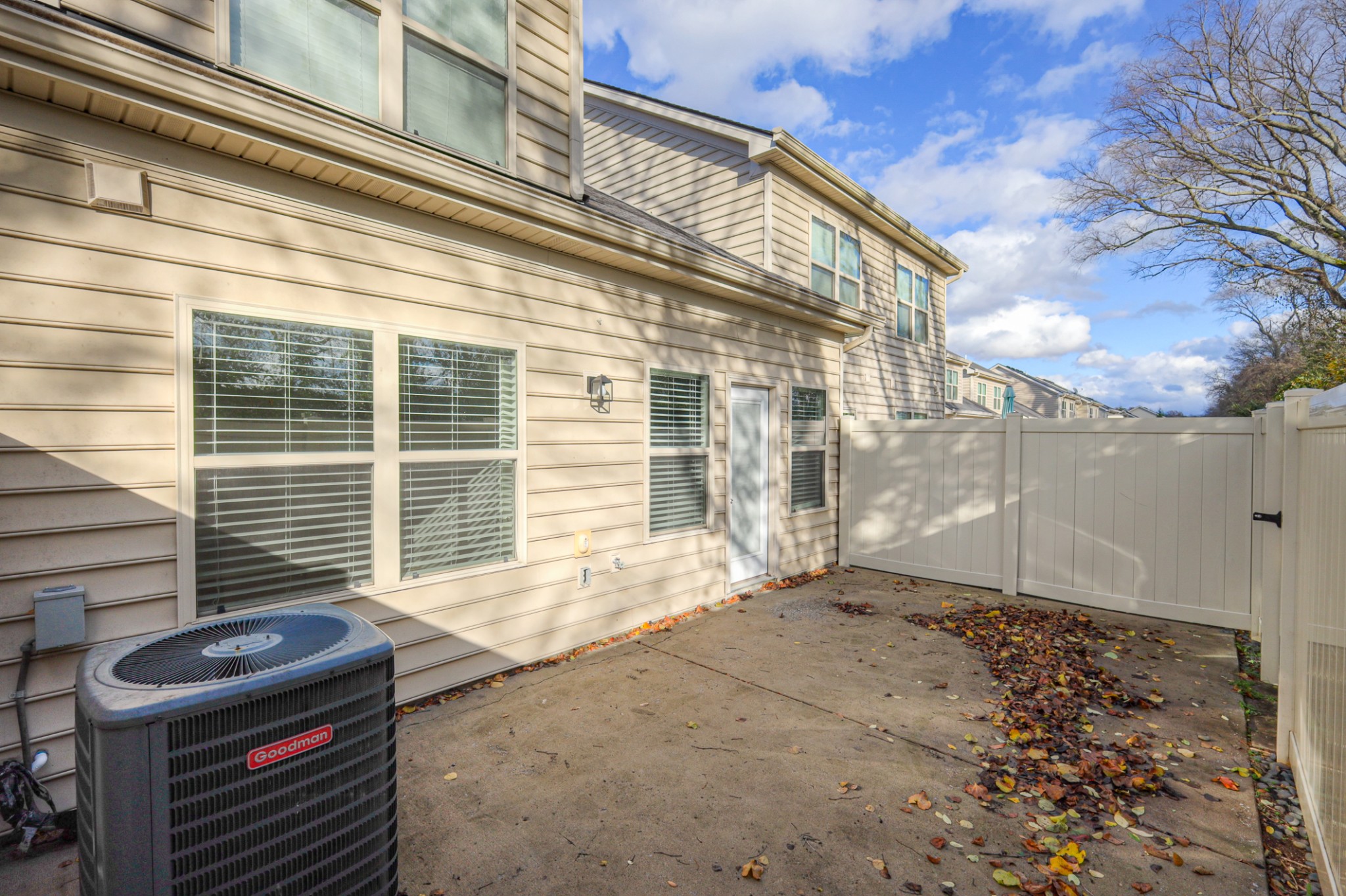 4245 Sunday Silence Way