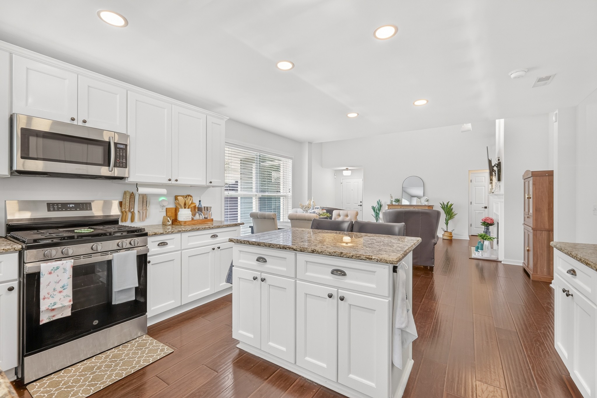 1006 Bradford Park Rd