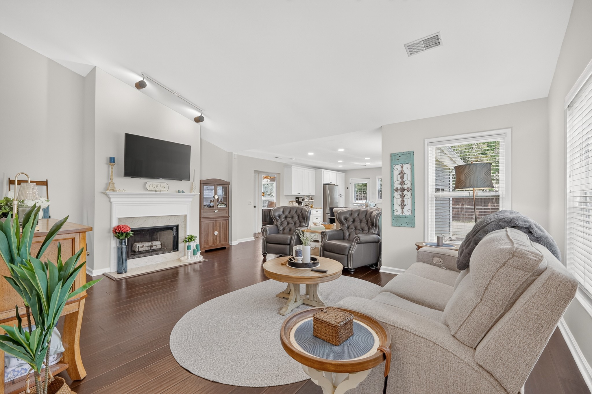 1006 Bradford Park Rd