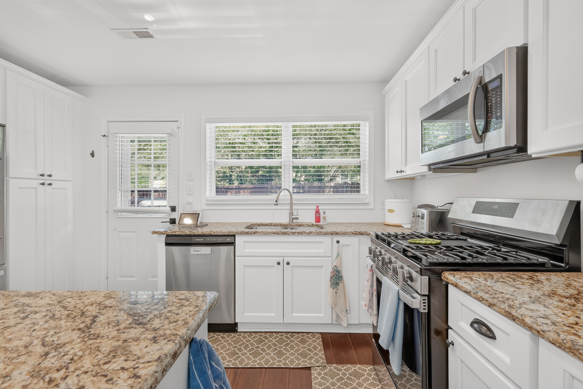 1006 Bradford Park Rd