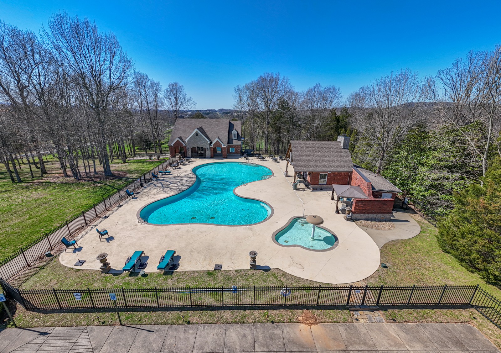 4137 Banner Square Ln