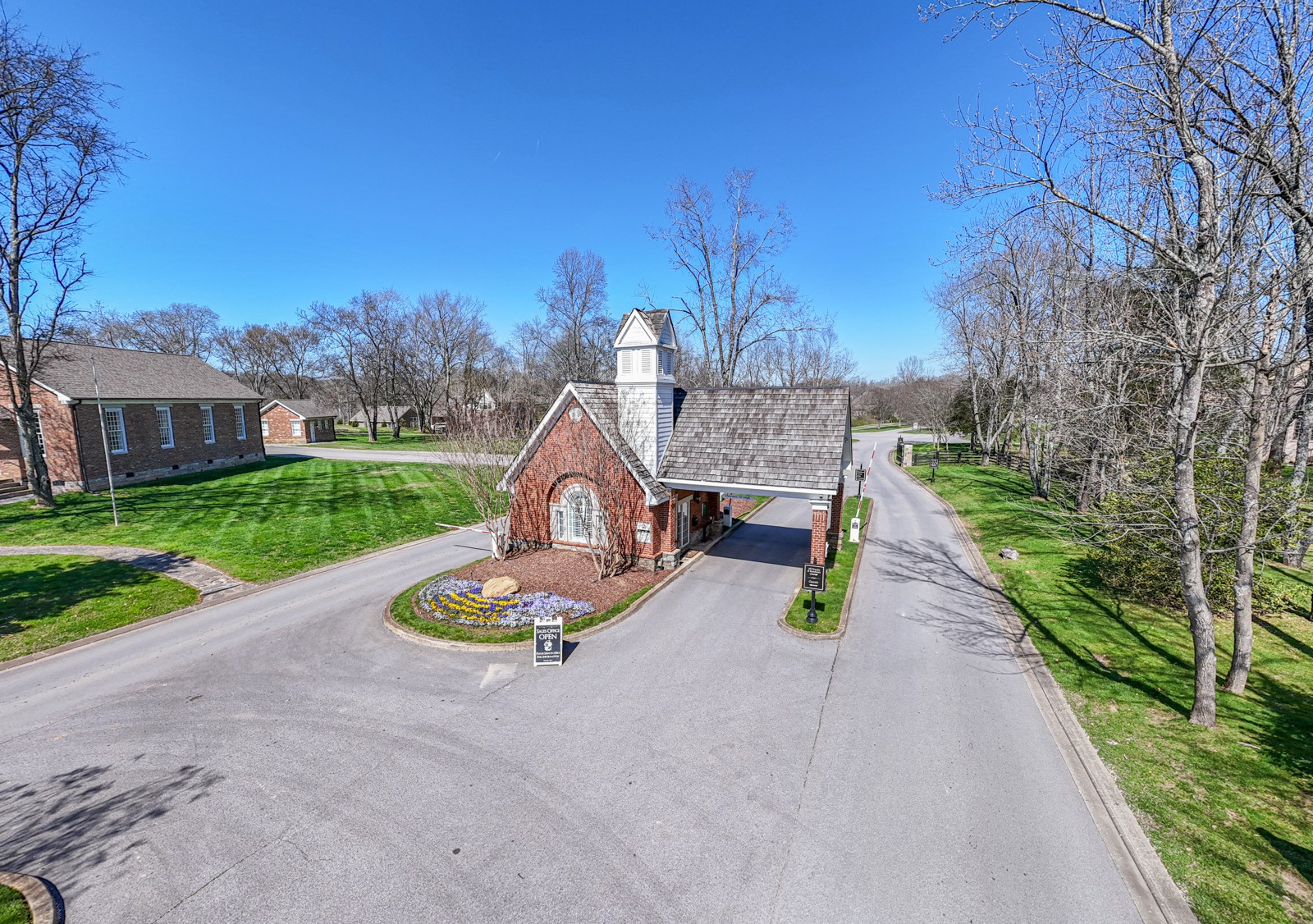 4137 Banner Square Ln
