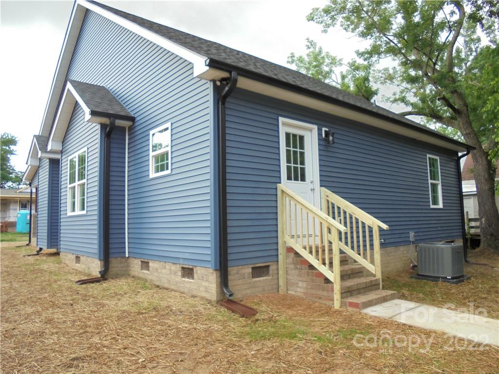600 S Yadkin Avenue