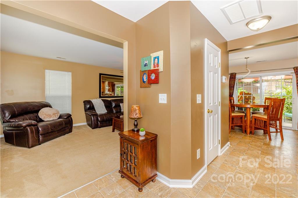 5115 Sunburst Lane
