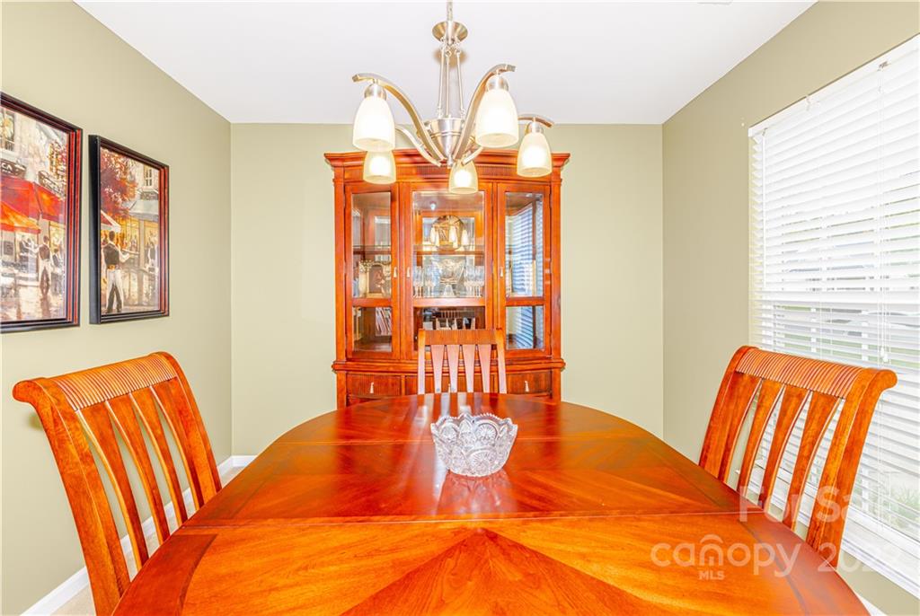 5115 Sunburst Lane