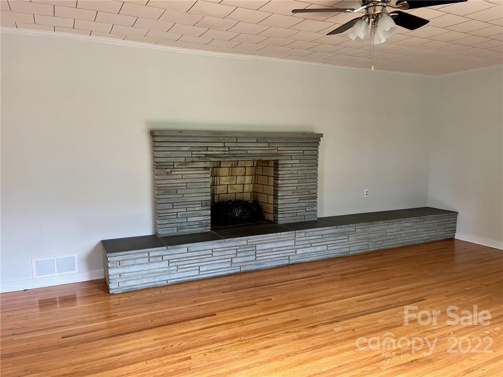601 E Main Street