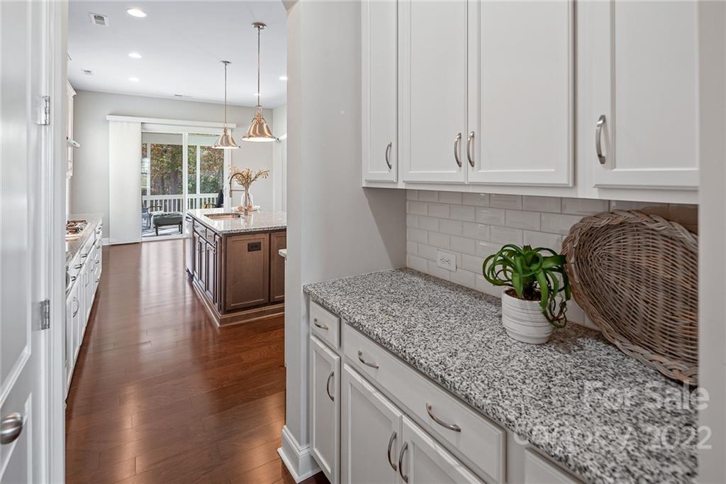11046 Double Knot Court