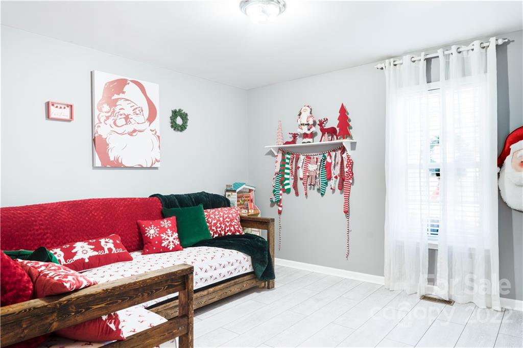 123 Dunham Avenue Unit: F