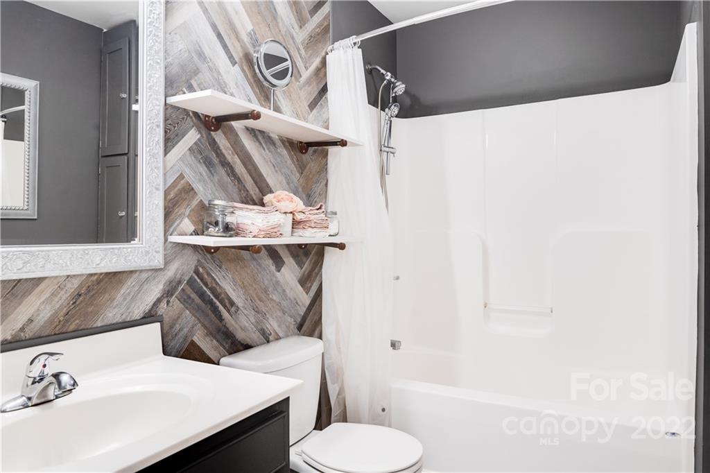 123 Dunham Avenue Unit: F