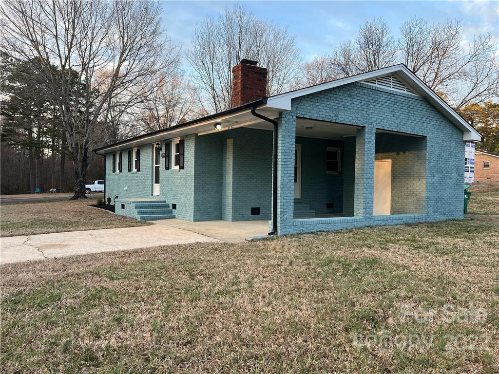 320 Oak Street Unit: 2