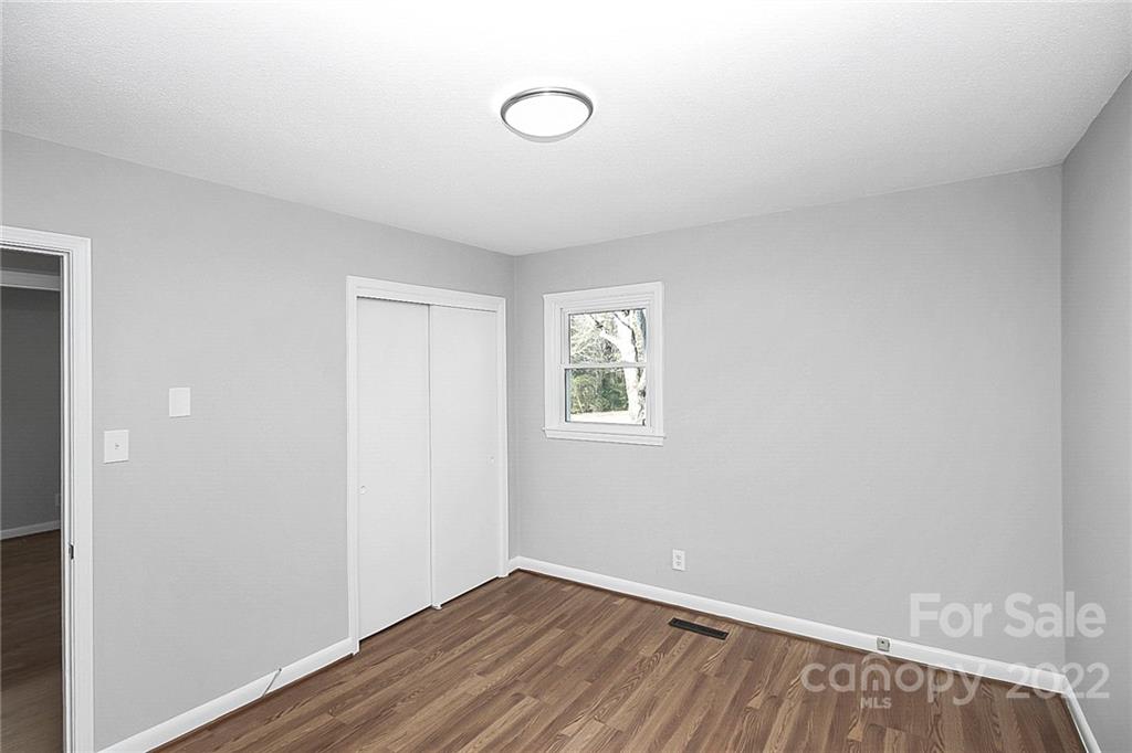 320 Oak Street Unit: 2