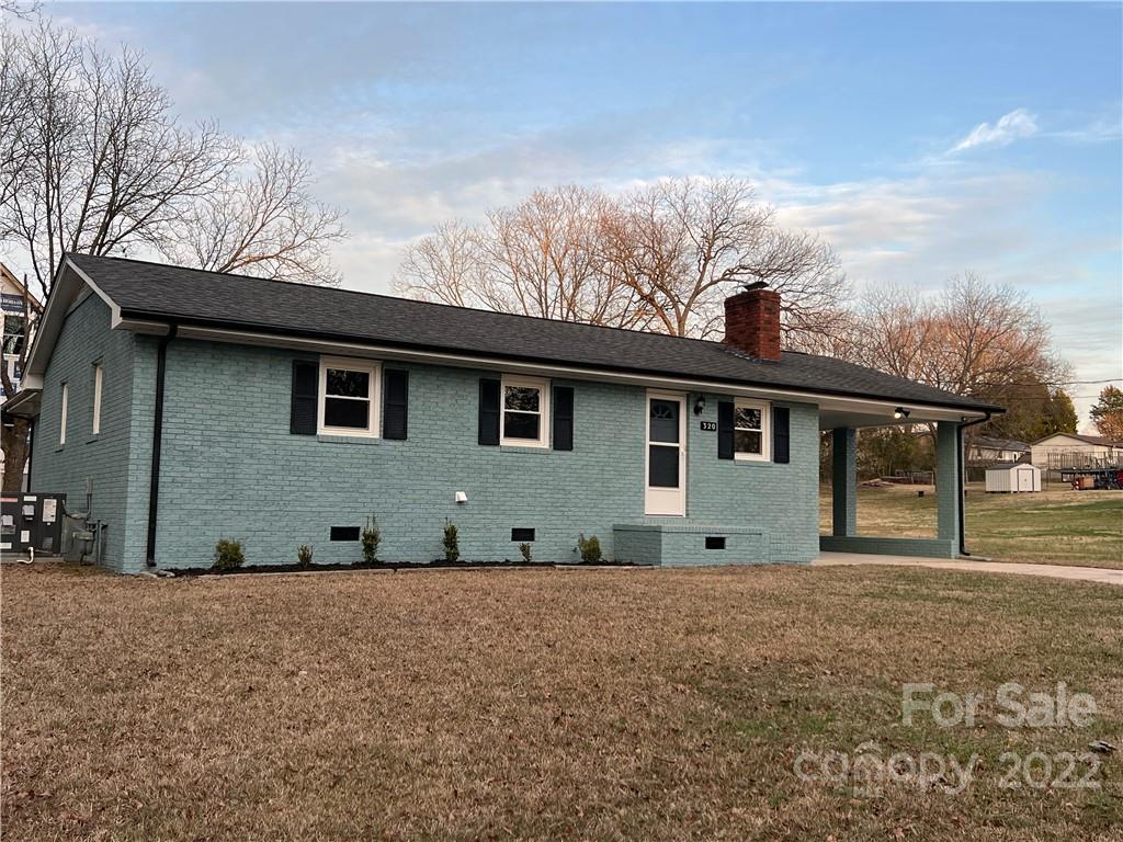 320 Oak Street Unit: 2