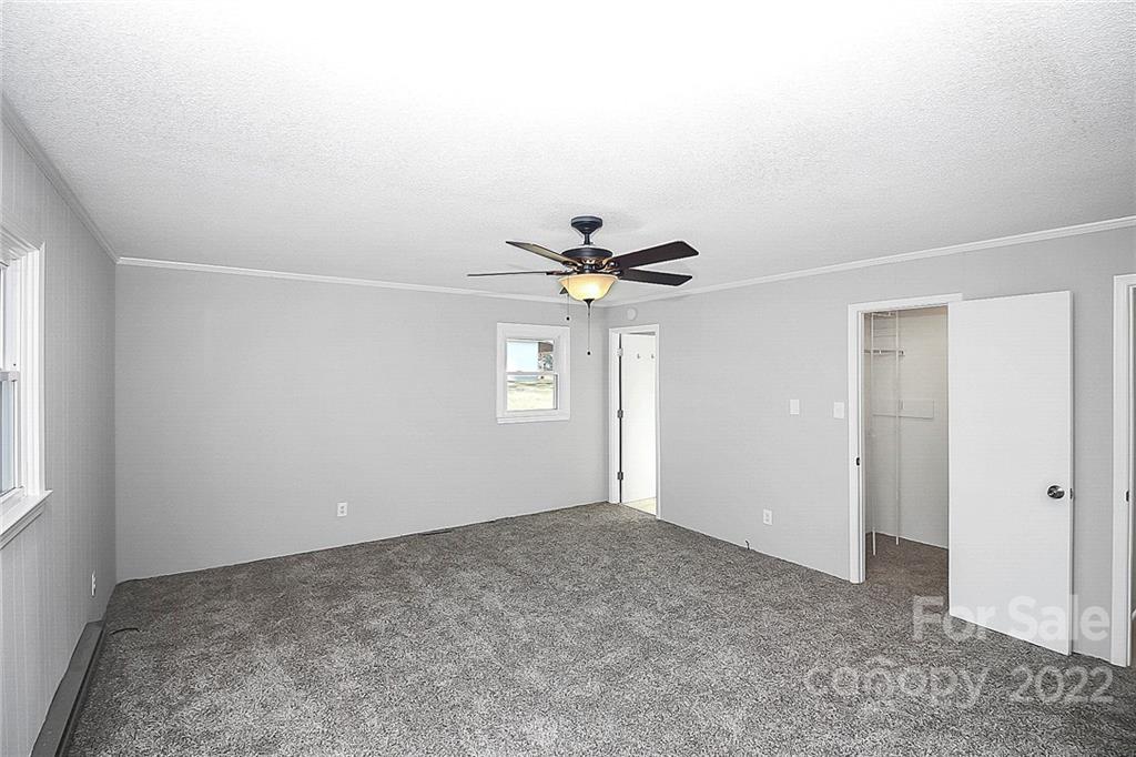 320 Oak Street Unit: 2