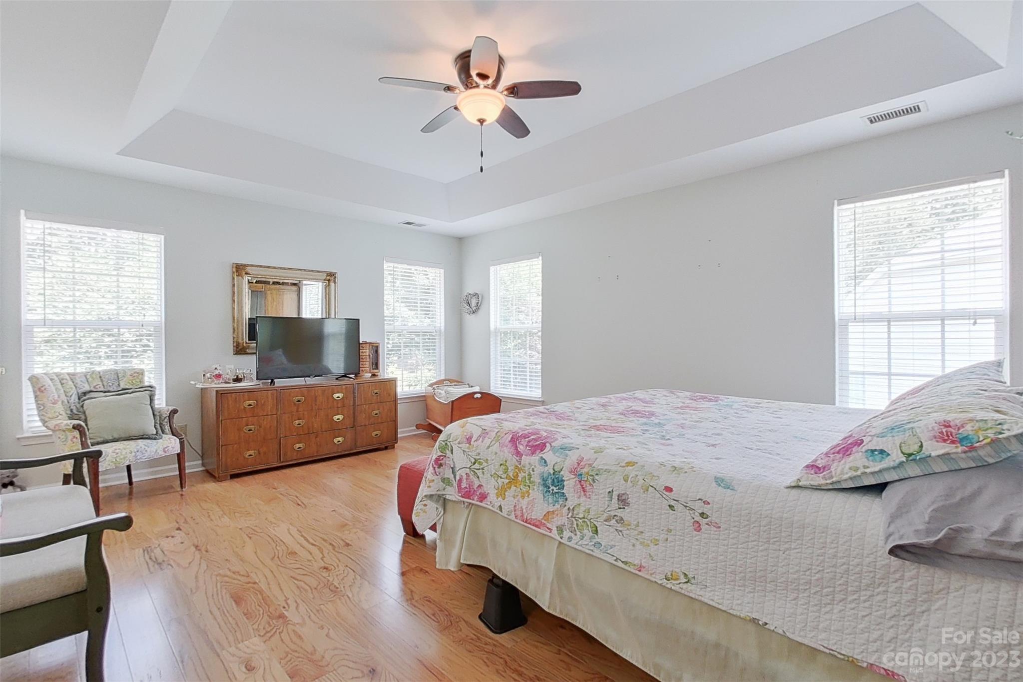 20304 Southshore Drive