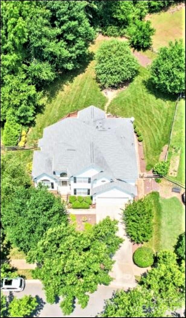 20304 Southshore Drive