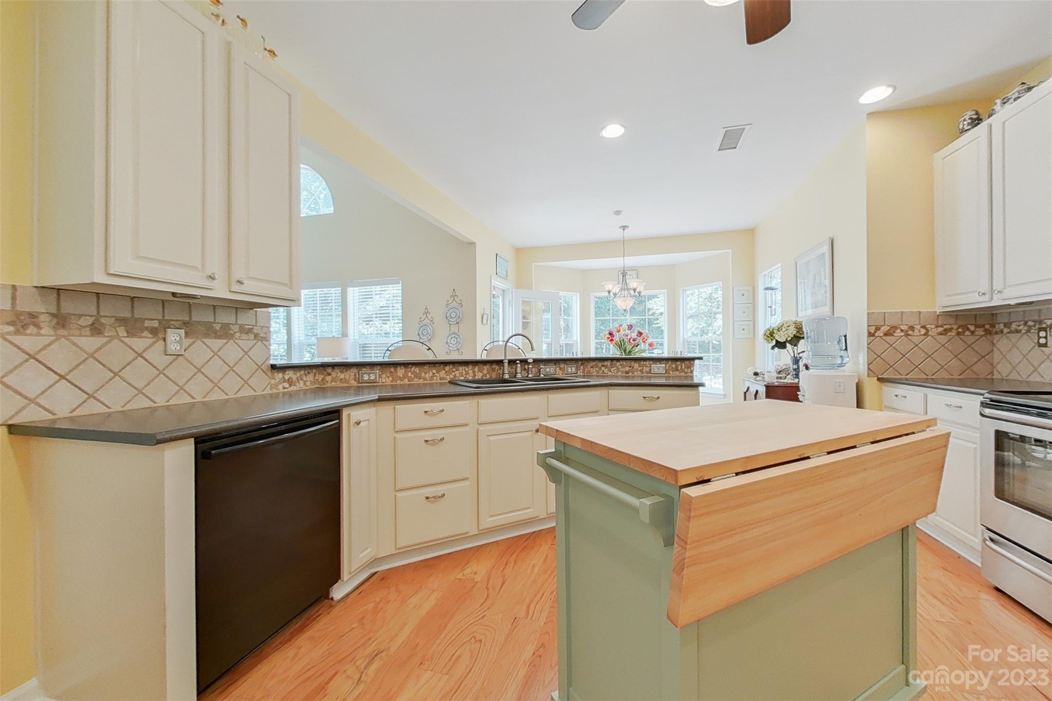 20304 Southshore Drive