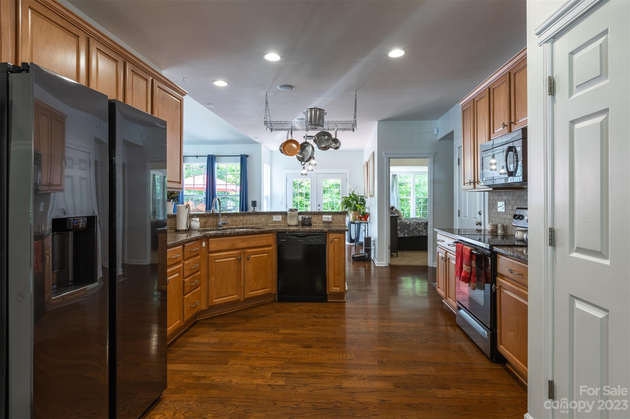 6725 Colonial Garden Drive