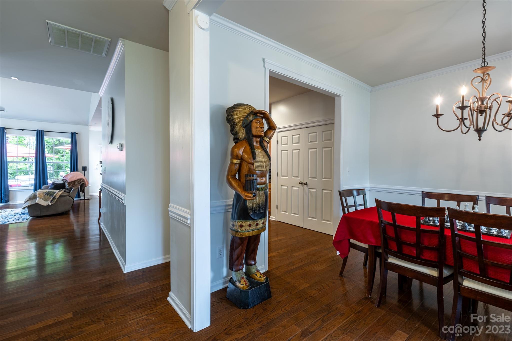 6725 Colonial Garden Drive