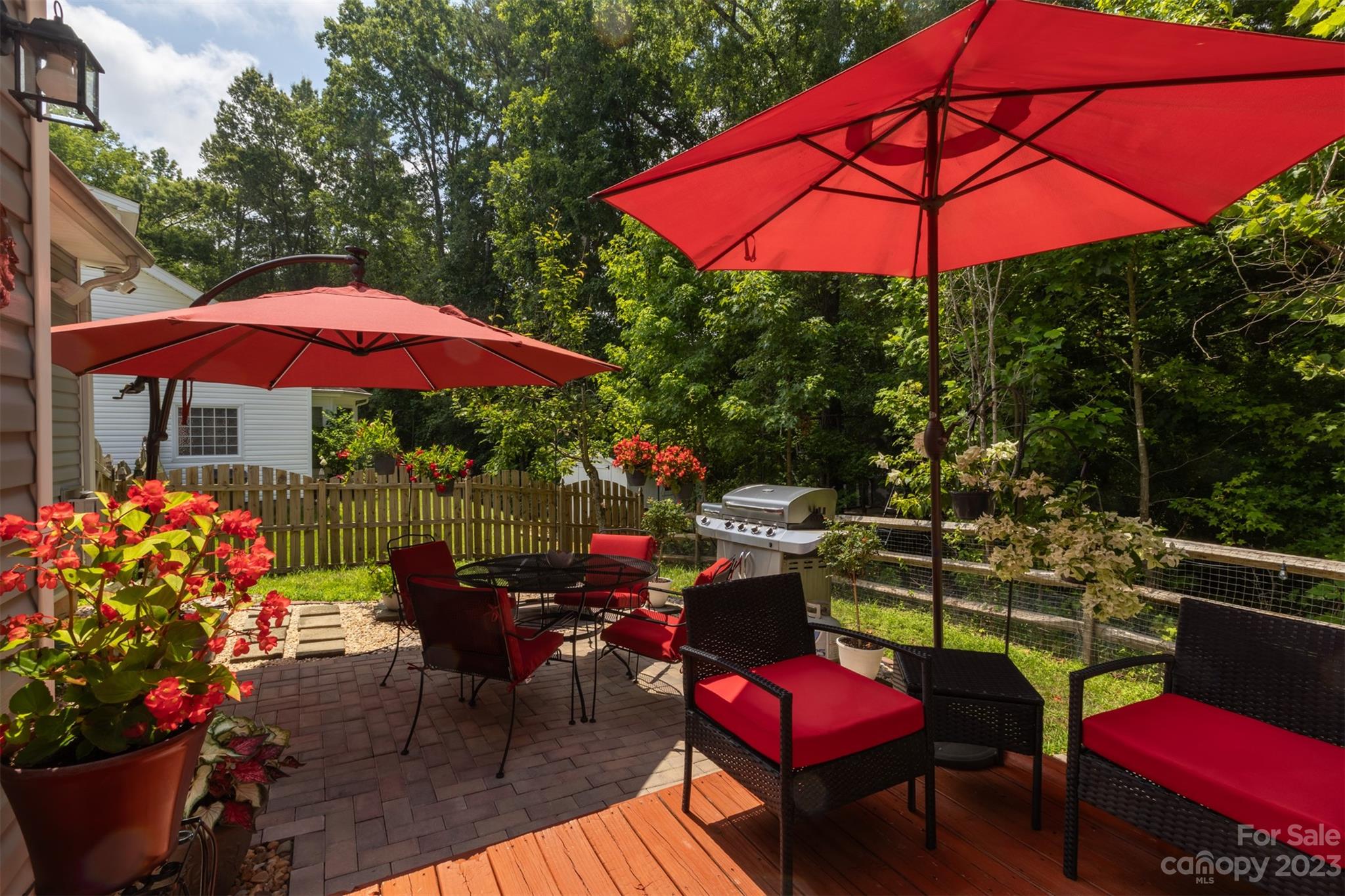 6725 Colonial Garden Drive